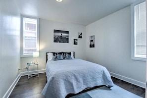 Bedroom: Comfy Bed with Ergonomic Memory Foam Mattress