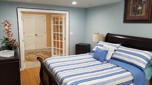 Bedroom with Queen bed