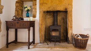 Log Burner, Lark Rise Cottage, Bolthole Retreats