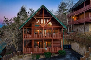 Your smoky mountain cabin has no steep roads, is family-friendly, and central