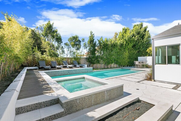 Heated Pool And Spa Large Private Backyard