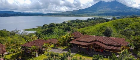 PieintheSky3,LakeArenal.CostaRica