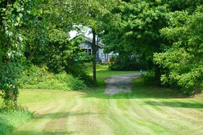 Approaching cottage