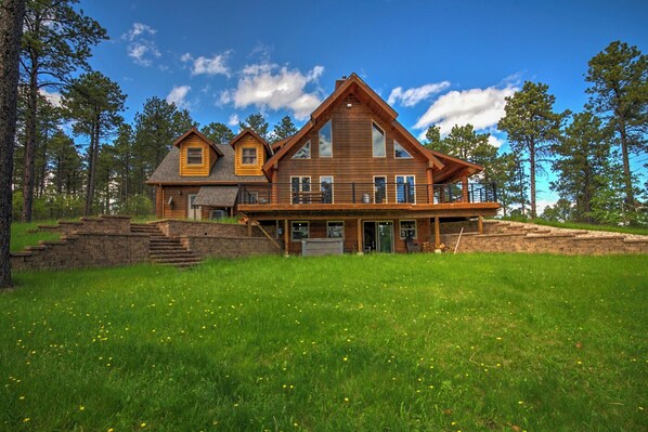 Deer Ridge Lodge at Pillar Peak