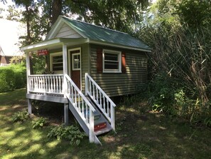 Playhouse / bunkhouse.