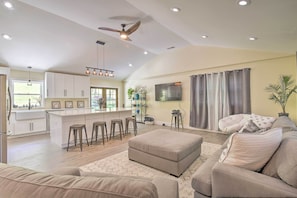 Living Room | Smart TV
