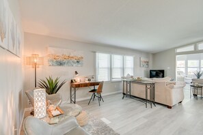 Main Living Room | Smart TV | WFH Desk | Central Heat & A/C