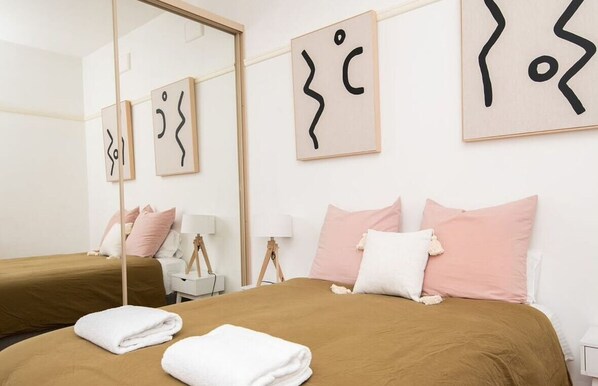 Lords Cottage - Charming CBD Home, Pet Friendly