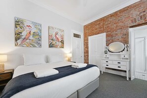 Bedroom 1 - King Bed + Ensuite