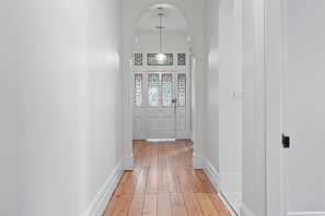 Entry Area/Hallway