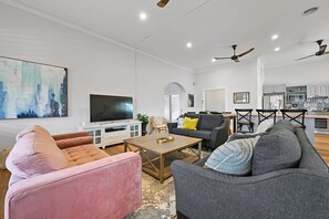 Living Area + Smart TV