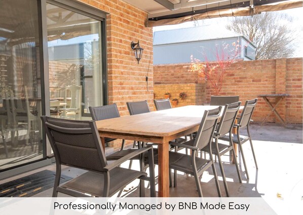 Outdoor dining