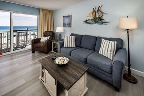 Living Room - Enjoy some family time after a long beach day!