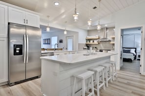 Beautiful newly remodeled kitchen.