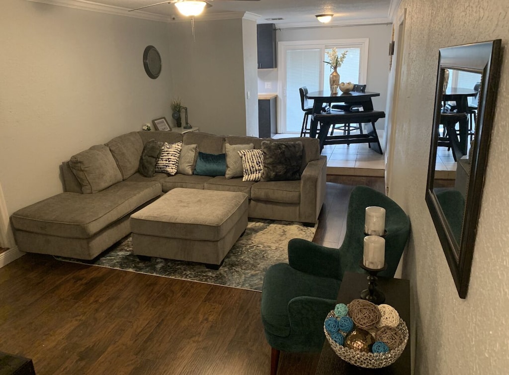 Close to Camping World (8 min walk .04 miles)