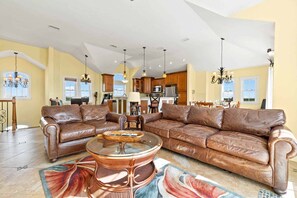 Surf-or-Sound-Realty-119-Island-Royale-Great-Room-2