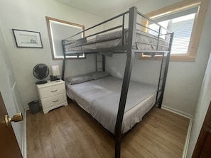 3rd Bedroom - 1 Full, 1 Queen