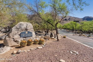 Entrance marker to community