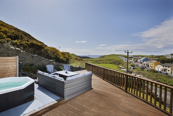 The Lodge has an private Hot tub with views over the Ocean and Doolin village. 