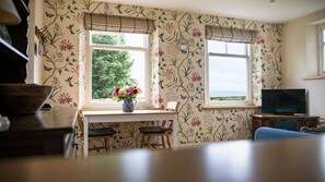Winsbury Cottage, East Hauxwell: Tastefully decorated throughout