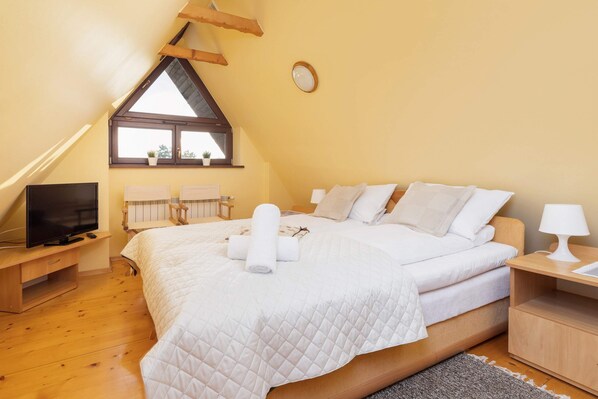A quiet bedroom perfect for relaxing. 