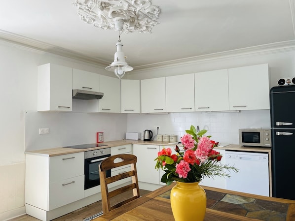 Lovely stylish family  kitchen breakfast room