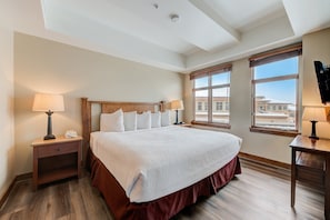 Primary Bedroom with 1 King Bed