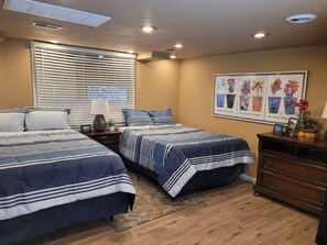 Queen/Queen Bedroom