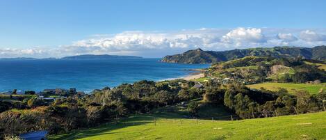 Enjoy commanding sea, bush and rural views from the Rawhiti Cottage.
