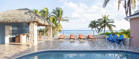 Reef Romance Pool Cabana Views.