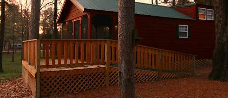 550sq. ft. tiny cabin offering amenities that will make your stay memorable.