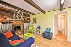 Living Room | Lockbox Entry