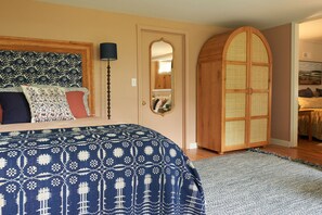 Sleeping area with wardrobe