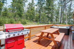 Private Hot Tub | Gas Grill | < 1/4 Mi to Corridor H