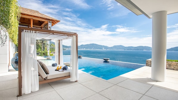 Villa Chelay - Swimming Pool Area