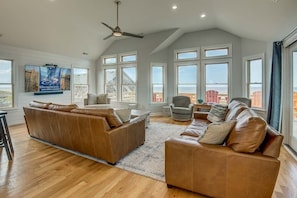 Top-Level Great Room with Deck Access