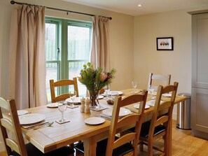 Open plan living/dining room/kitchen | Petronella, Linlithgow near Edinburgh