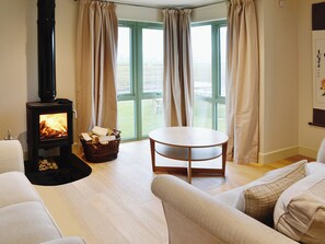 Open plan living/dining room/kitchen | Petronella, Linlithgow near Edinburgh