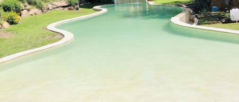 XL infinity swimming pool