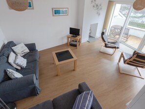 Spacious living area | Clarence Hill 19, Dartmouth