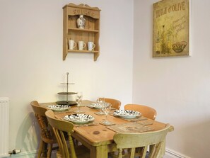 Convenient dining area within kitchen | Lake View Apartment, Bowness on Windermere