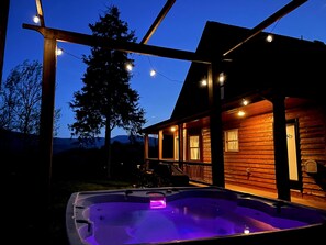 Bañera de hidromasaje al aire libre