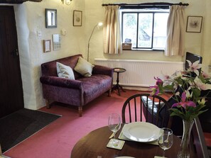 Living / dining room | Granary Cottage, Troutbeck