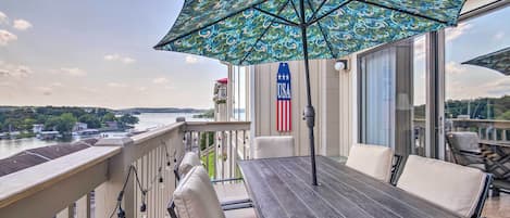 Osage Beach Vacation Rental | 2BR | 2BA | 1,040 Sq Ft | 2nd-Floor via Stairs