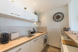 hotels near lake annecy