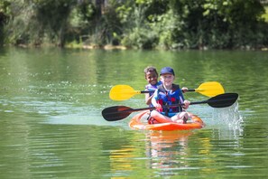 Kayaking and Canoes Available to Guests for Free