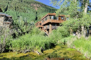 1.03-telluride-bear-creek-modern-4-exterior_12