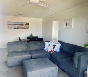 Comfy Lounge 