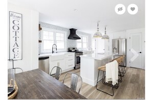 Kitchen-Fully stocked, brand new appliances 