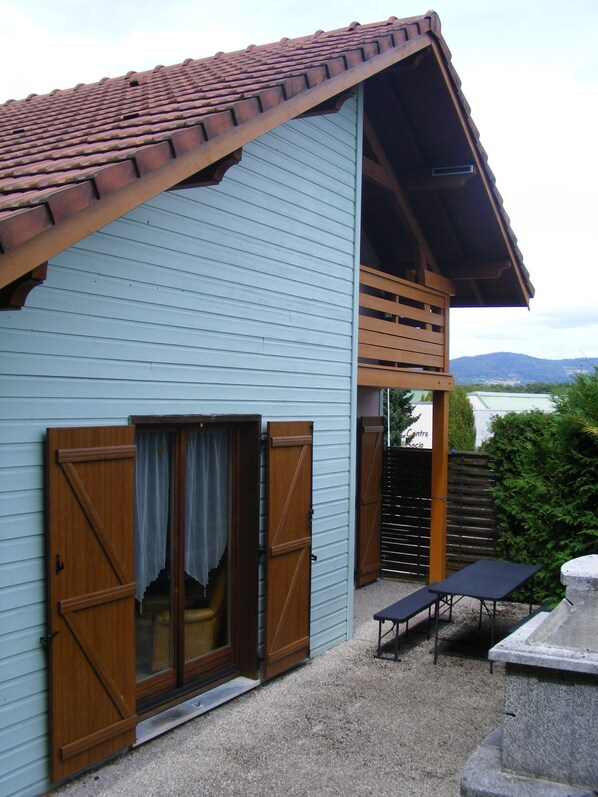 chalet avec terrasse et barbecue